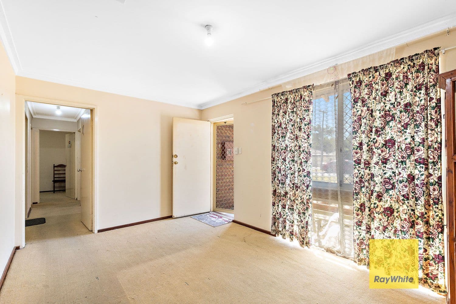 10 Parer Close, Thornlie WA 6108, Thornlie - Thumbnail 2