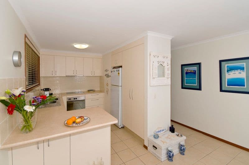 32 Seventh Avenue, Palm Beach QLD 4221, Palm Beach - Thumbnail 3
