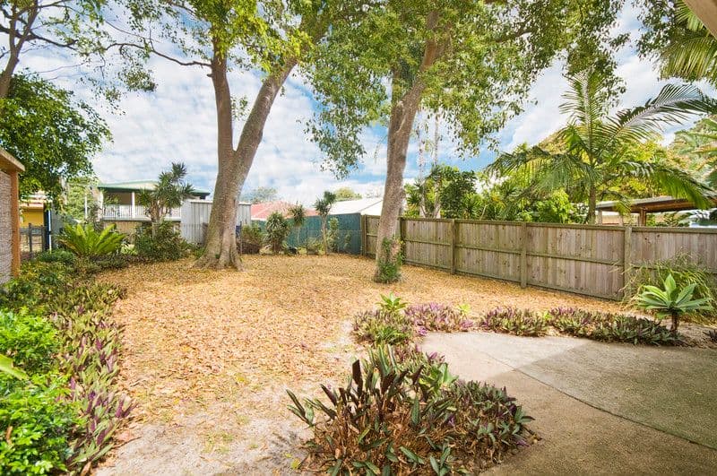 32 Seventh Avenue, Palm Beach QLD 4221, Palm Beach - Thumbnail 4