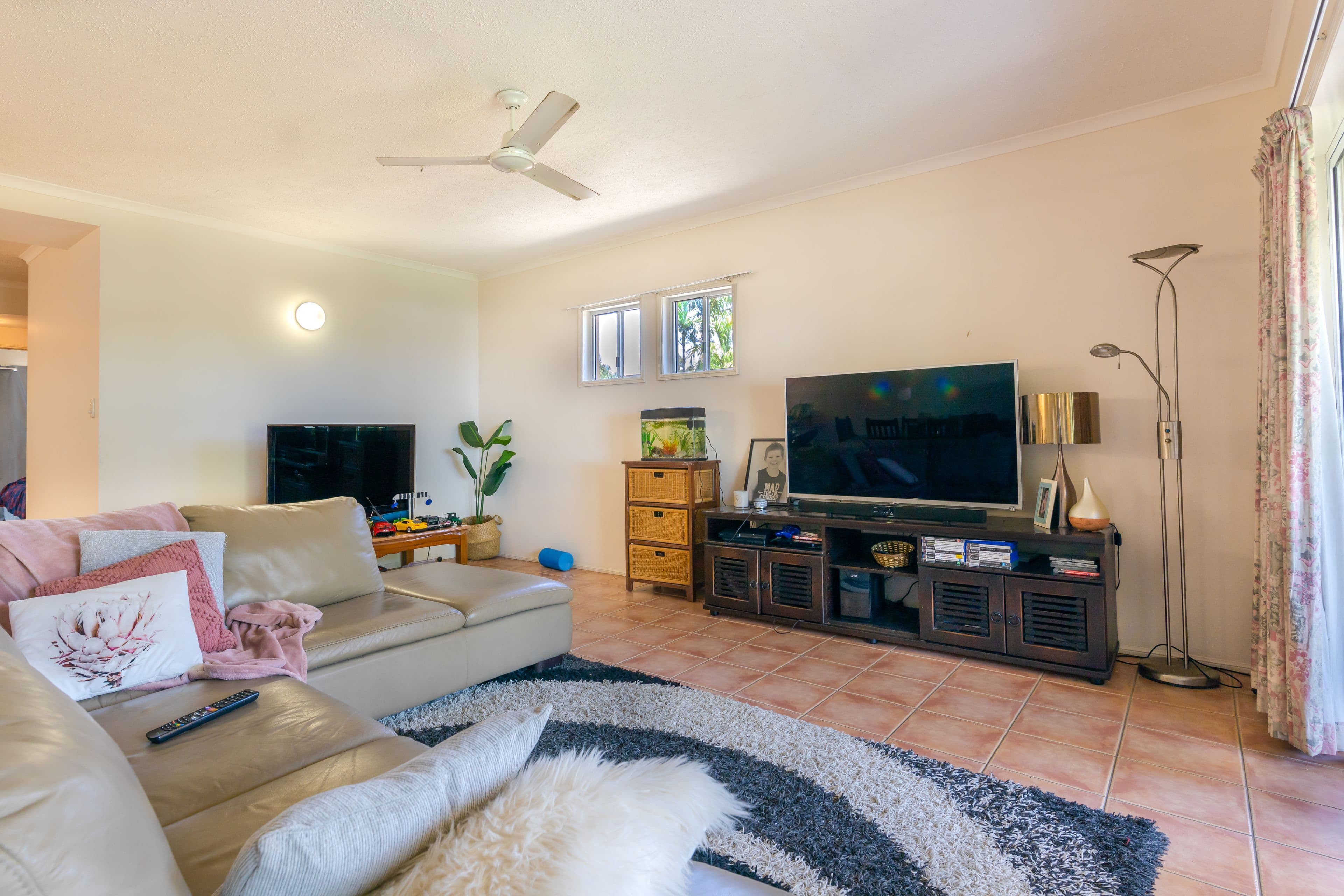 24 Island Drive, Cannonvale QLD 4802, Cannonvale - Thumbnail 5