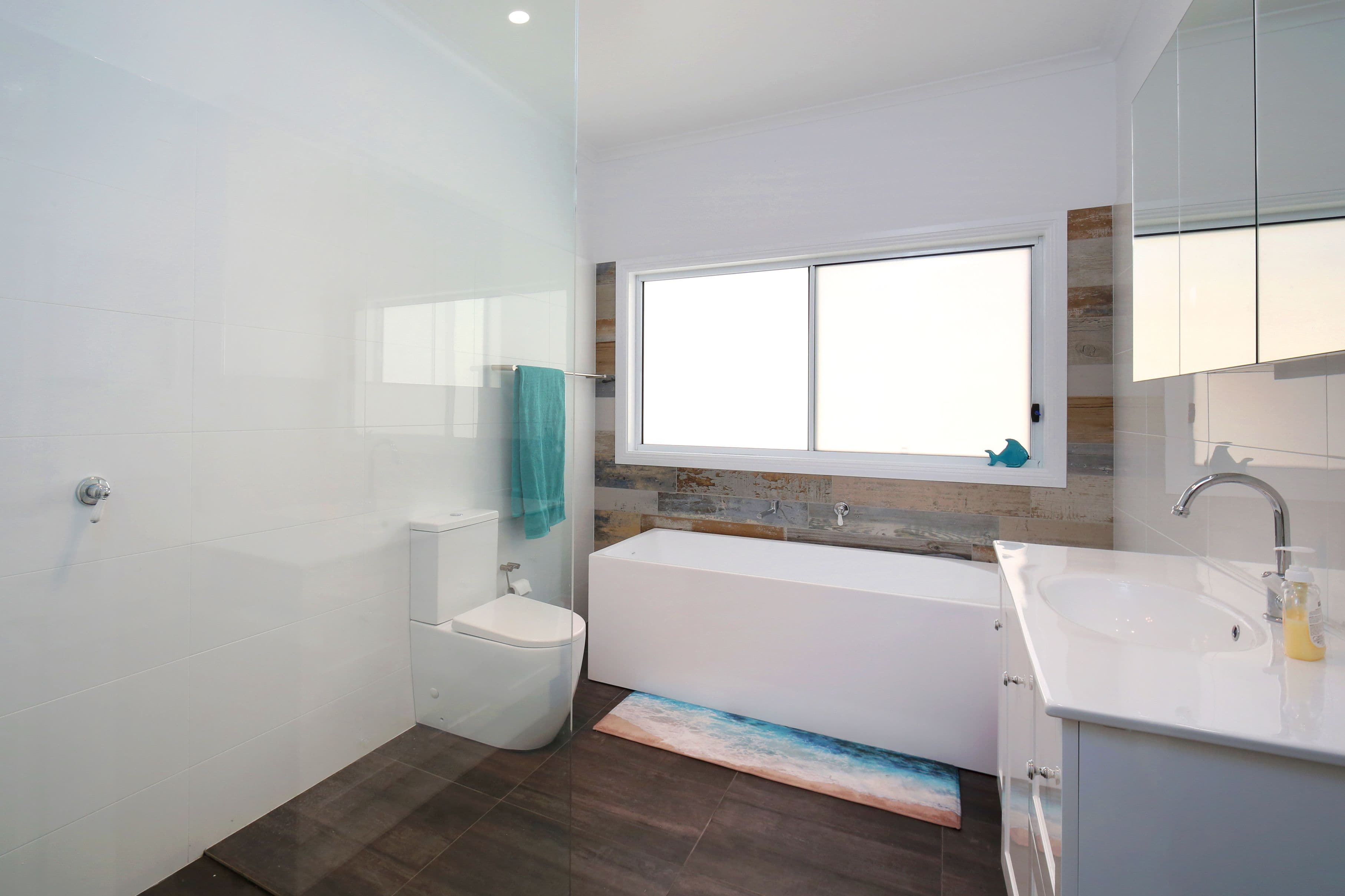 37 Restella Avenue, Davistown - Thumbnail 8