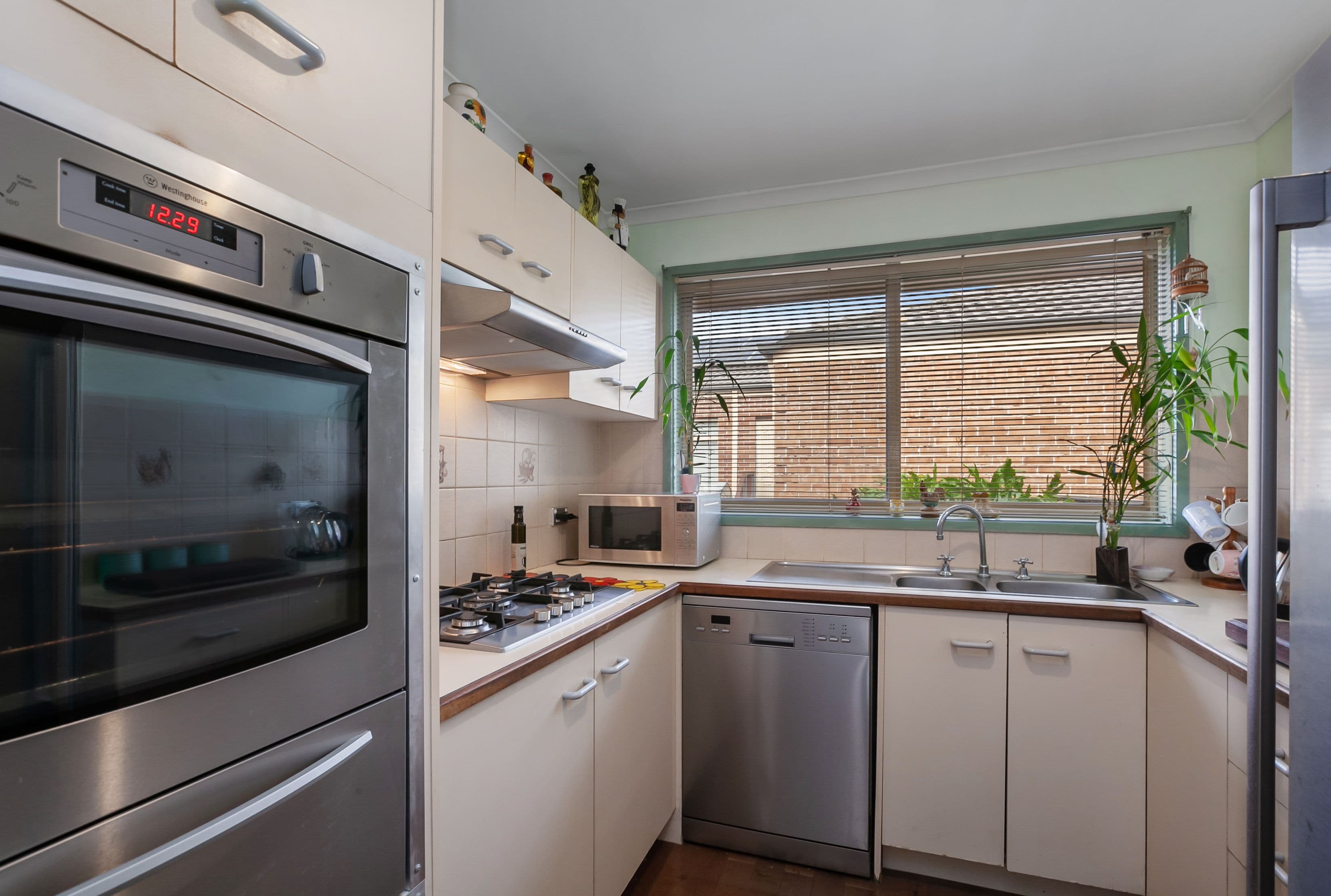 15 Chinnock Court, Craigieburn VIC 3064, Craigieburn - Thumbnail 3