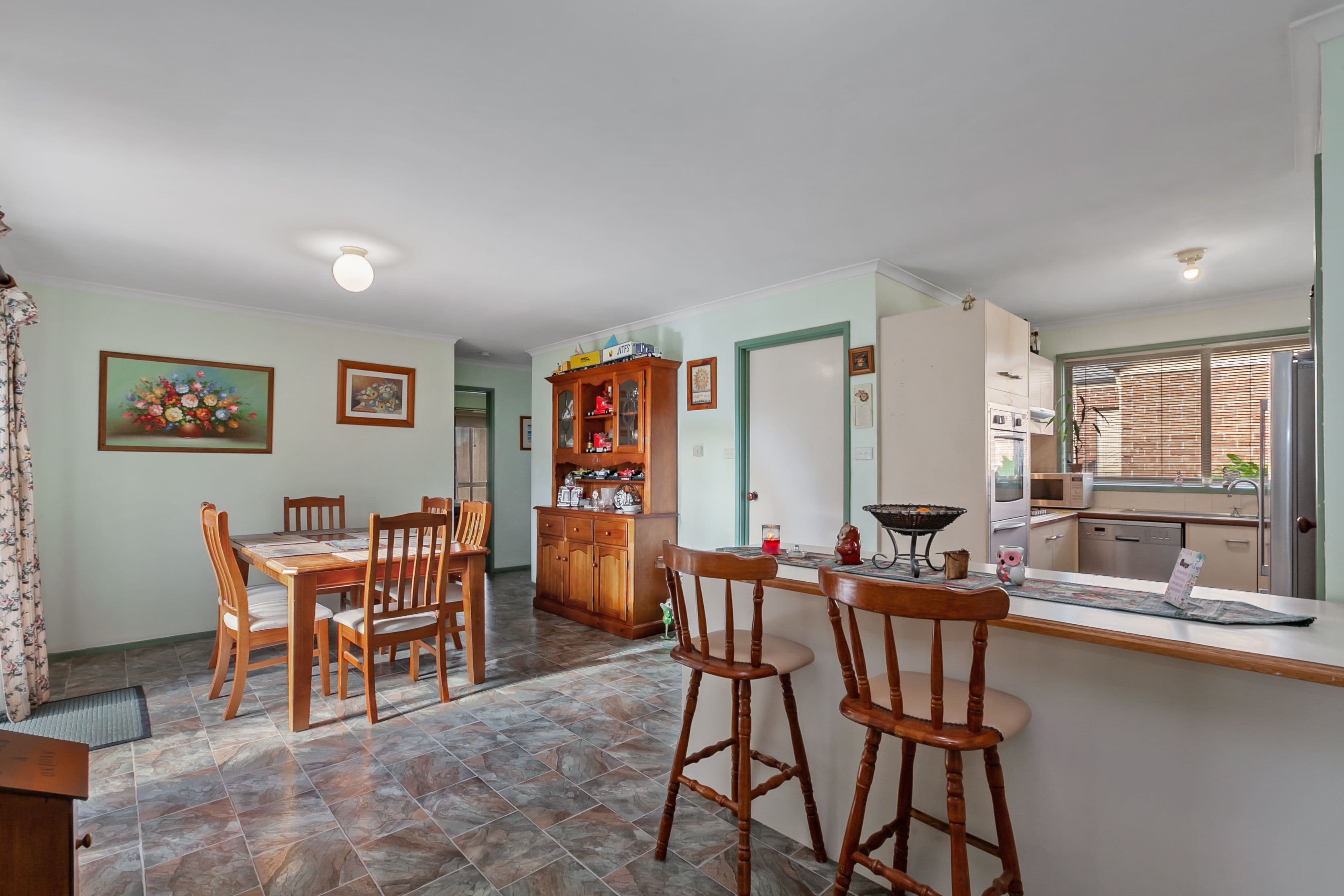 15 Chinnock Court, Craigieburn VIC 3064, Craigieburn - Thumbnail 4