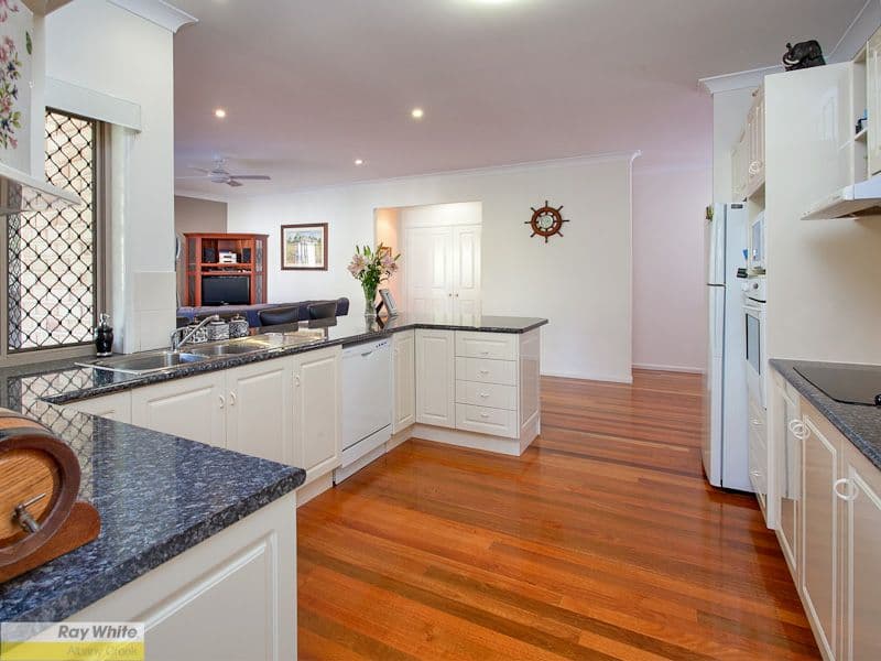 15 Bauple Street, ALBANY CREEK QLD 4035, Albany Creek - Thumbnail 4