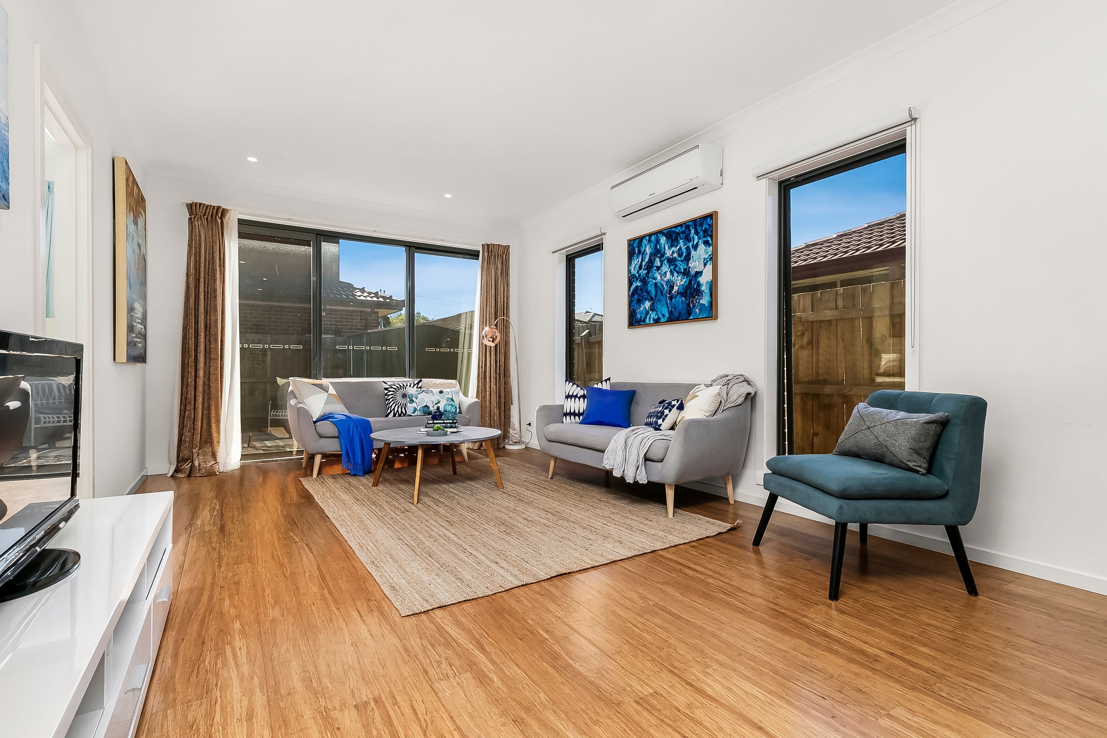 4 Deck Crescent, Seaford Meadows - Thumbnail 2