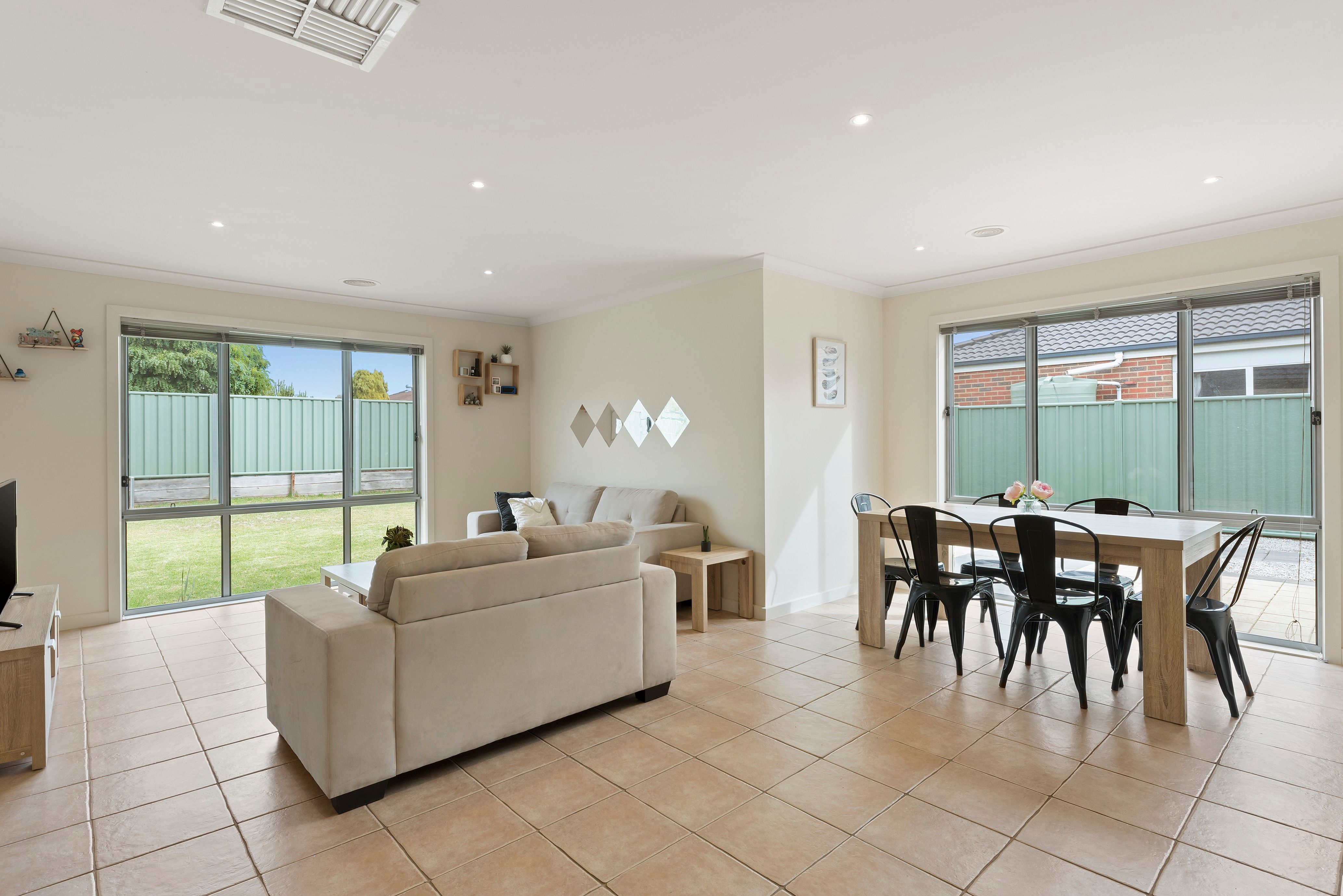 24 Candlewood Drive, Strathfieldsaye VIC 3551, Strathfieldsaye - Thumbnail 2