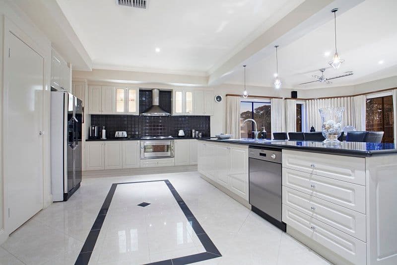 940 Ferntree Gully Road, Wheelers Hill VIC 3150, Wheelers Hill - Thumbnail 2