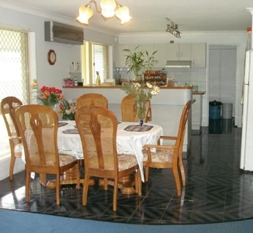 120 Sunset Drive, LITTLE MOUNTAIN QLD 4551, Little Mountain - Thumbnail 2