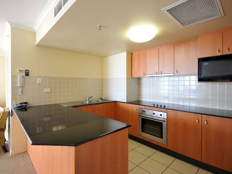 COOLANGATTA QLD 4225, Coolangatta - Thumbnail 3