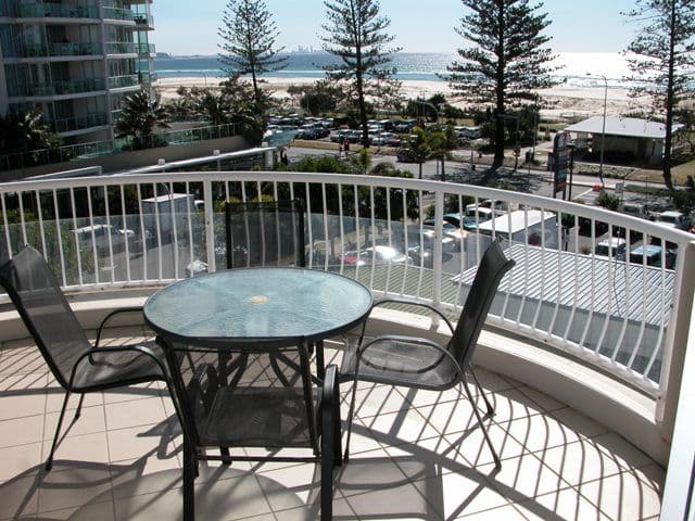 4 Douglas Street, Kirra QLD 4225, Kirra - Thumbnail 2
