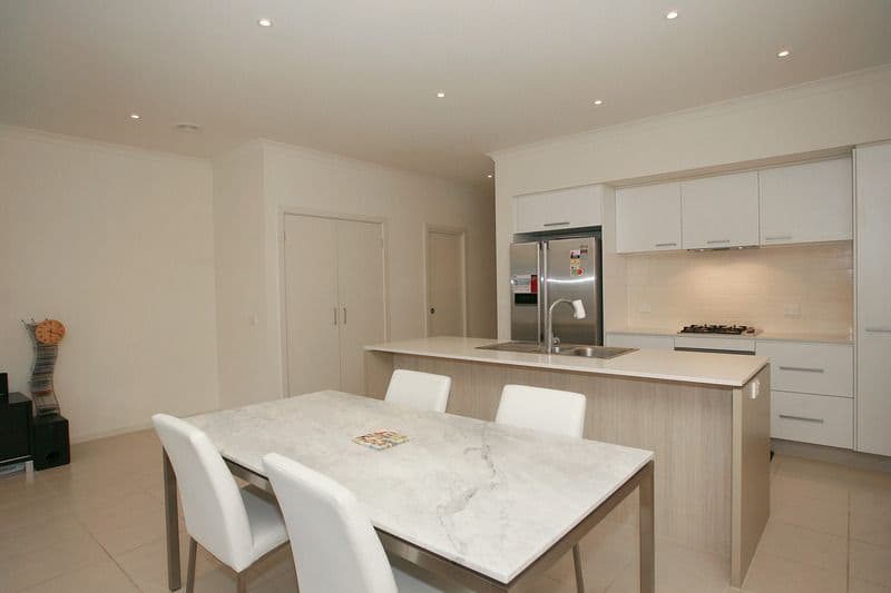 47 Barrier Reef Circuit, ENDEAVOUR HILLS VIC 3802, Endeavour Hills - Thumbnail 3