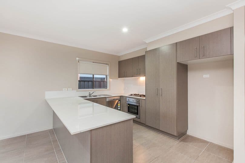5 Cockatiel Circuit, Craigieburn VIC 3064, Craigieburn - Thumbnail 3