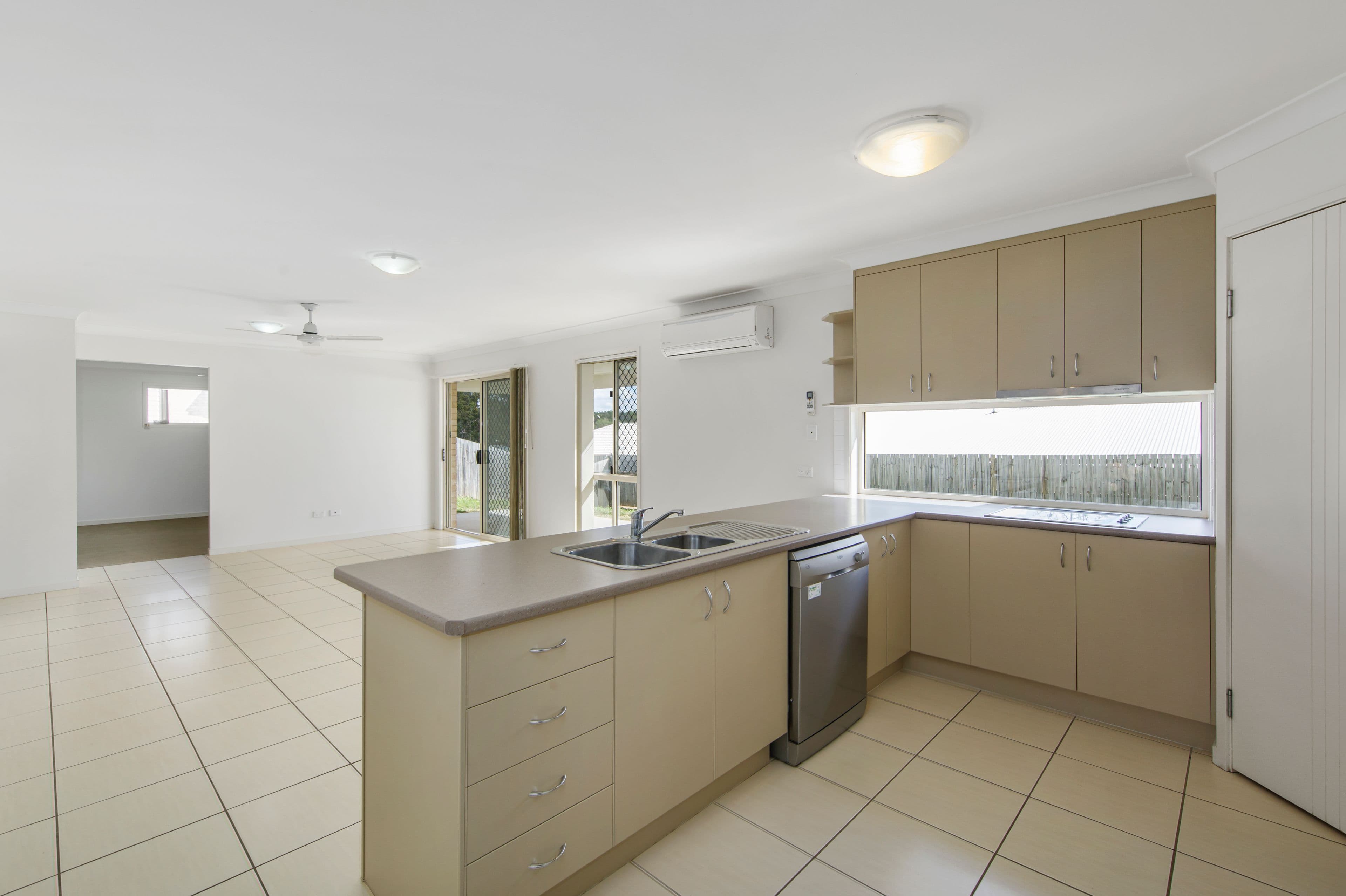 24 Gordon Drive, Bellbird Park QLD 4300, Bellbird Park - Thumbnail 3