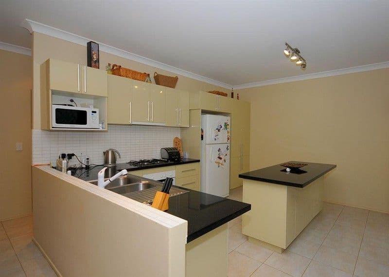 8 Stringybark Drive, Urangan QLD 4655, Urangan - Thumbnail 2