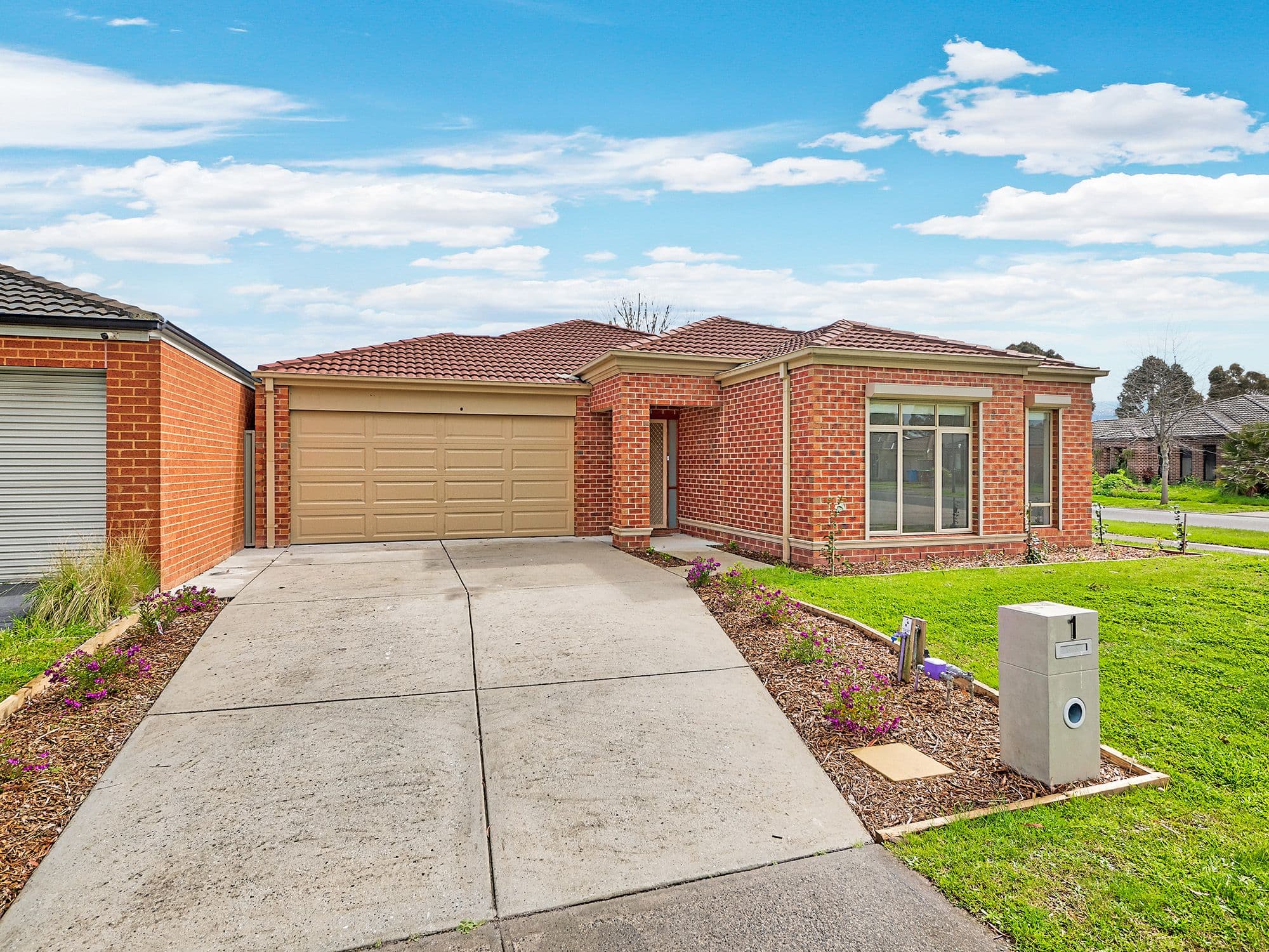 1 Maddock Drive, Cranbourne East VIC 3977, Cranbourne East - Thumbnail 2