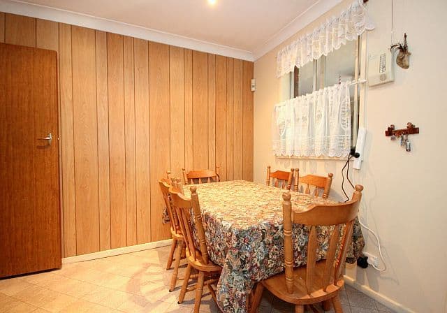 52 Jacaranda Drive, GEORGES HALL NSW 2198, Georges Hall - Thumbnail 4