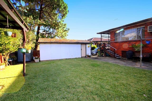 52 Jacaranda Drive, GEORGES HALL NSW 2198, Georges Hall - Thumbnail 7