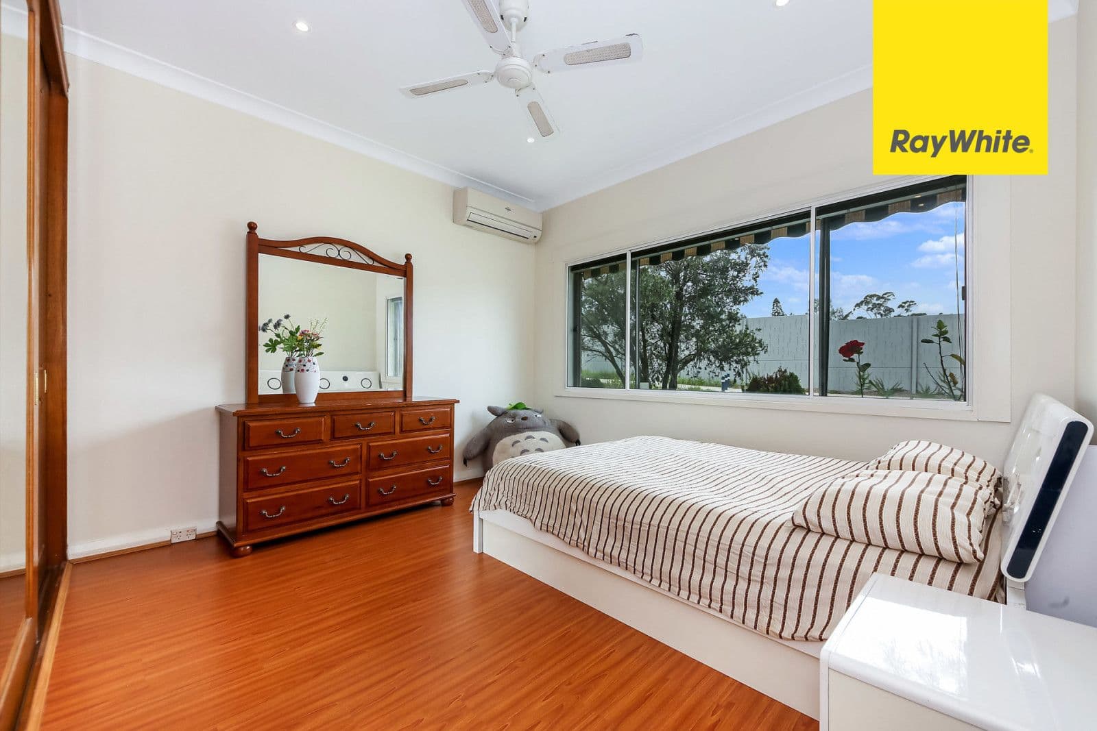 12 Allambee Crescent, Beverly Hills - Thumbnail 4