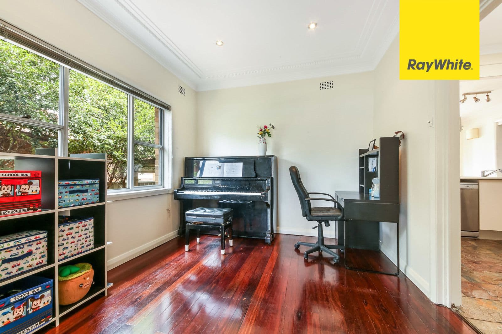 12 Allambee Crescent, Beverly Hills - Thumbnail 8