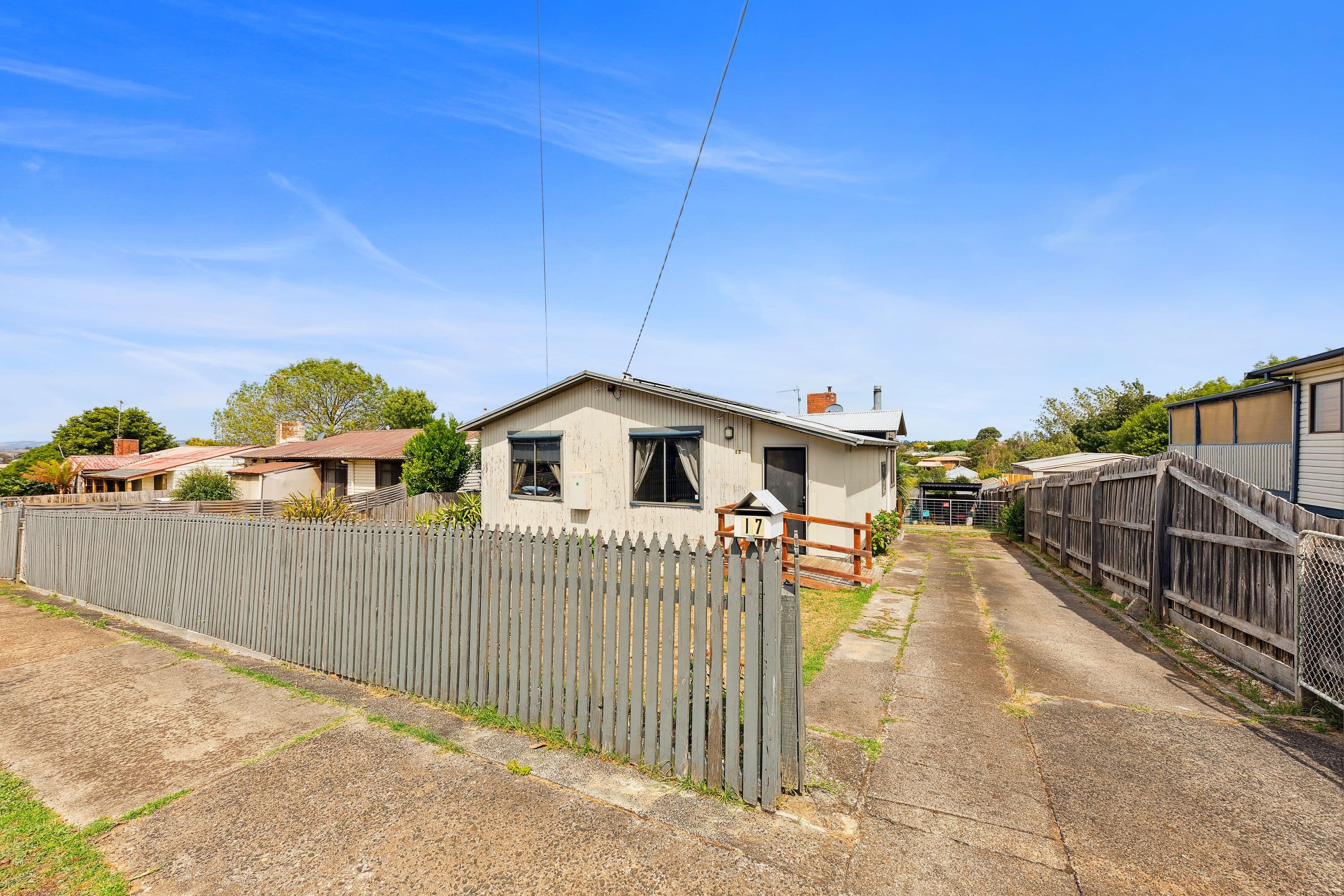 17 Fenton Street, Warragul VIC 3820, Warragul - Thumbnail 2