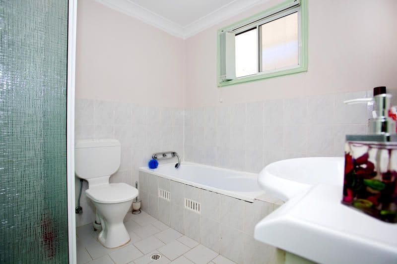 BOSSLEY PARK NSW 2176, Bossley Park - Thumbnail 5