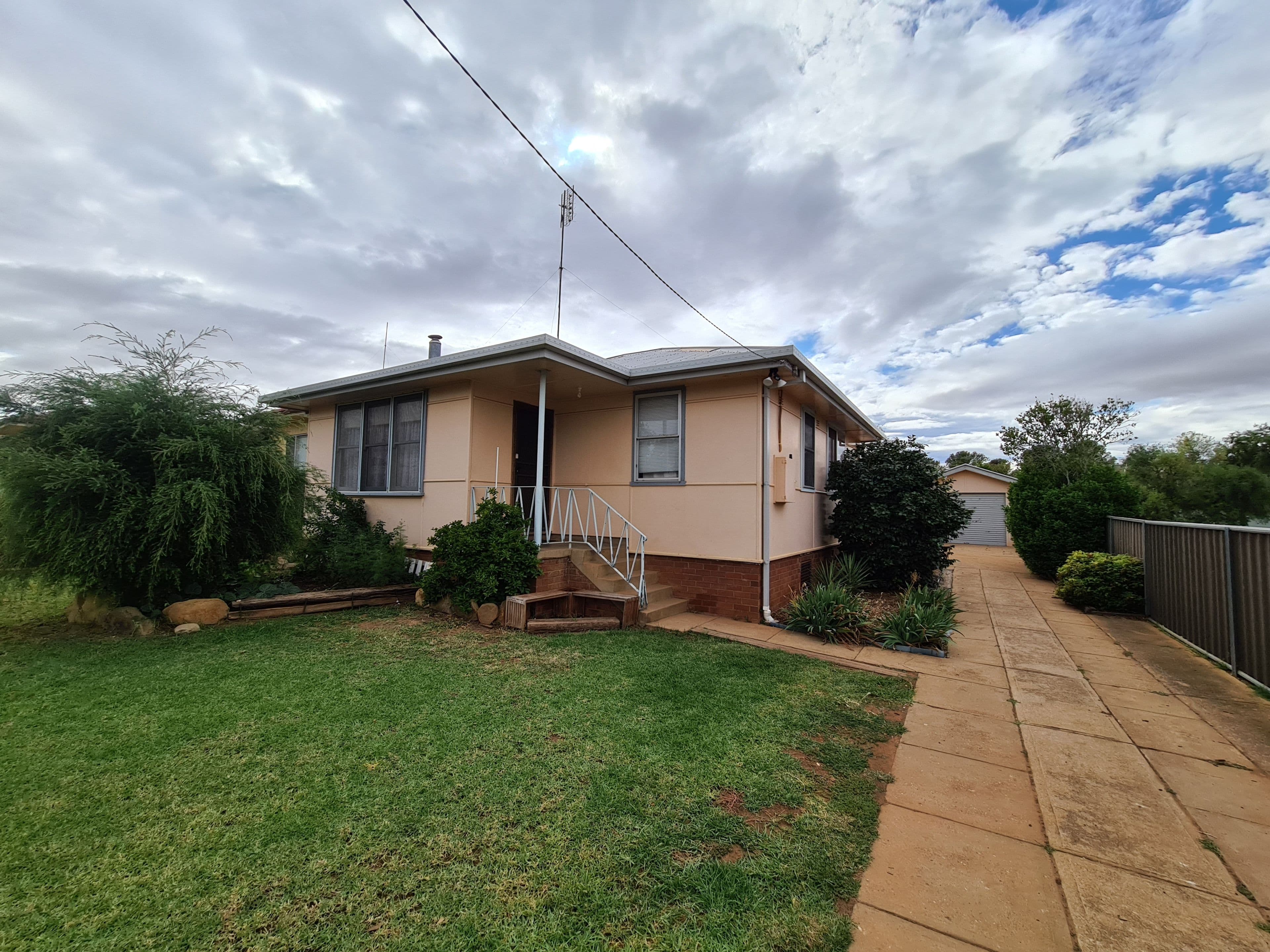 17 Thornbury Street, Parkes - Image 1
