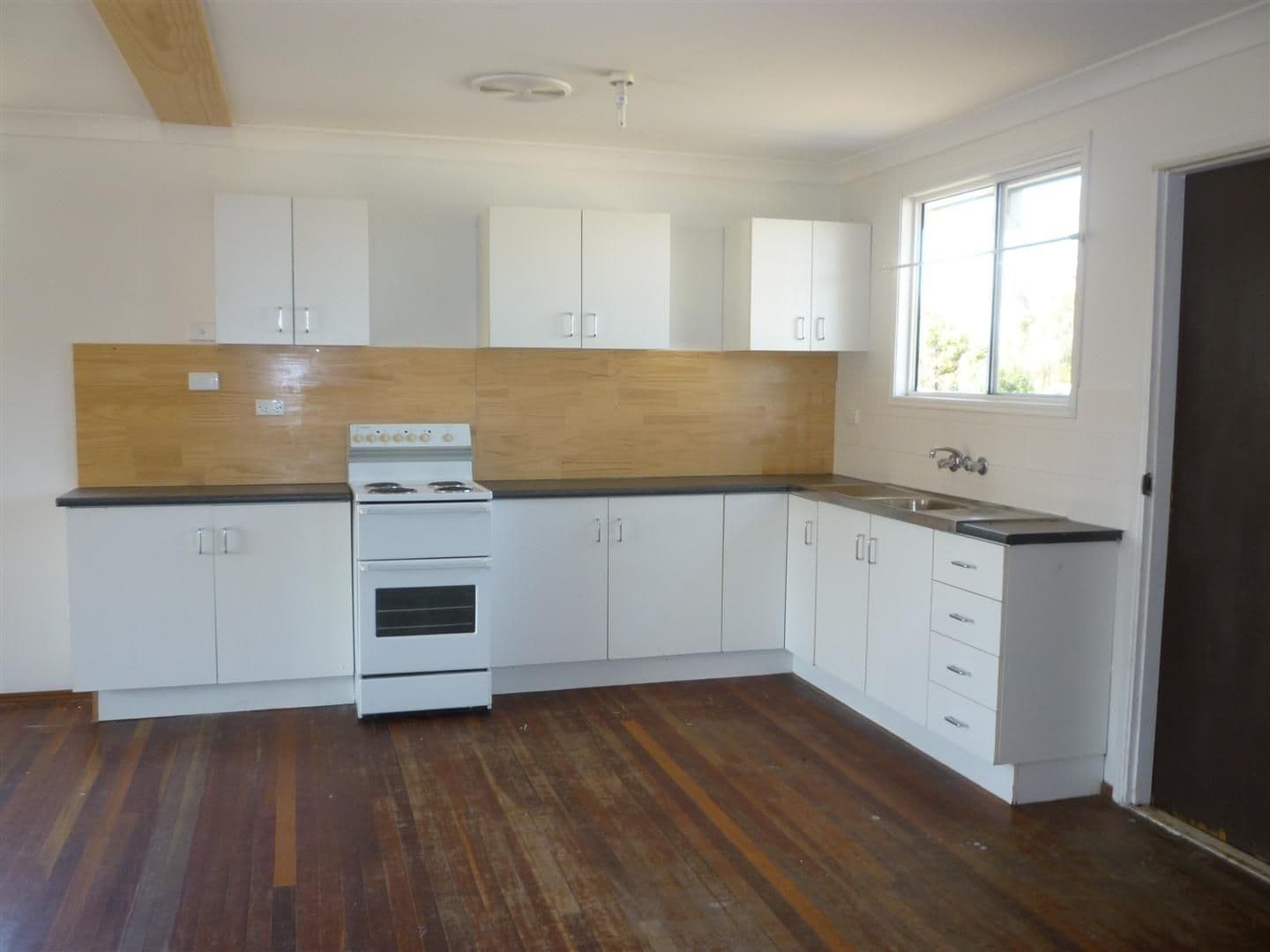 7 Cowan Street, GRACEMERE QLD 4702, Gracemere - Thumbnail 3