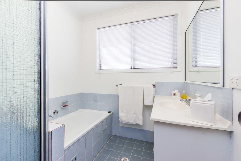 231 Lieutenant Bowen Drive, Bowen Mountain - Thumbnail 7