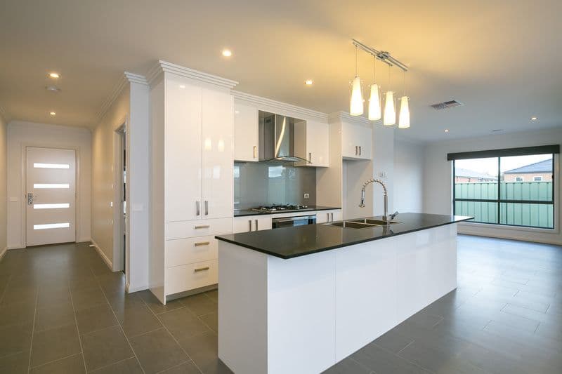 19 Greenfield Drive, Epsom VIC 3551, Epsom - Thumbnail 2