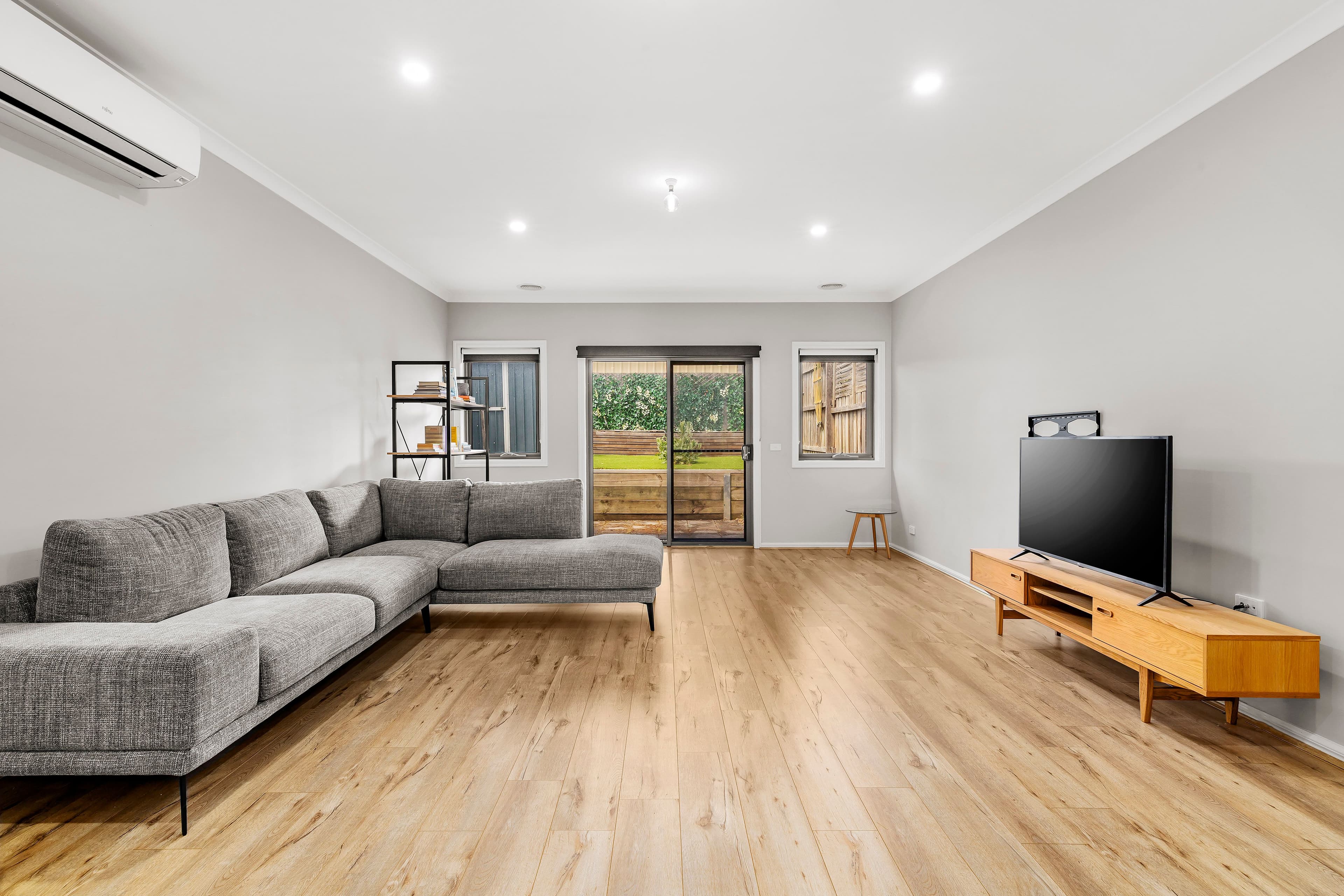 4B Koonalda Grove, Dandenong North VIC 3175, Dandenong North - Thumbnail 2