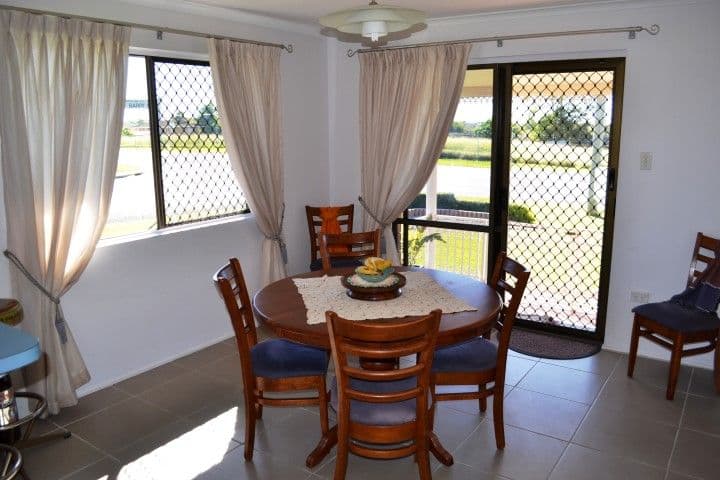 409 Boat Harbour Drive, TORQUAY QLD 4655, Torquay - Thumbnail 3