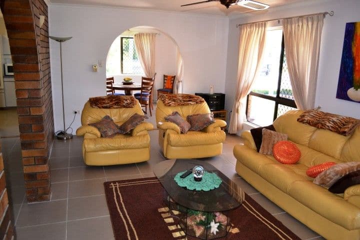 409 Boat Harbour Drive, TORQUAY QLD 4655, Torquay - Thumbnail 6