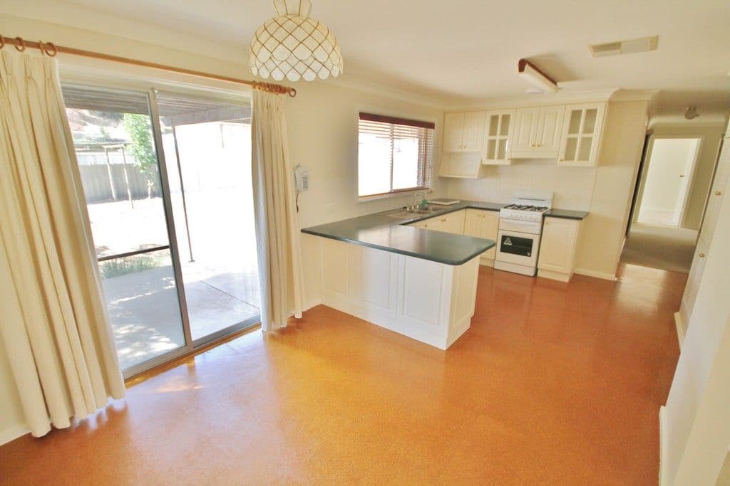 129 William Street, Young NSW 2594, Young - Thumbnail 5