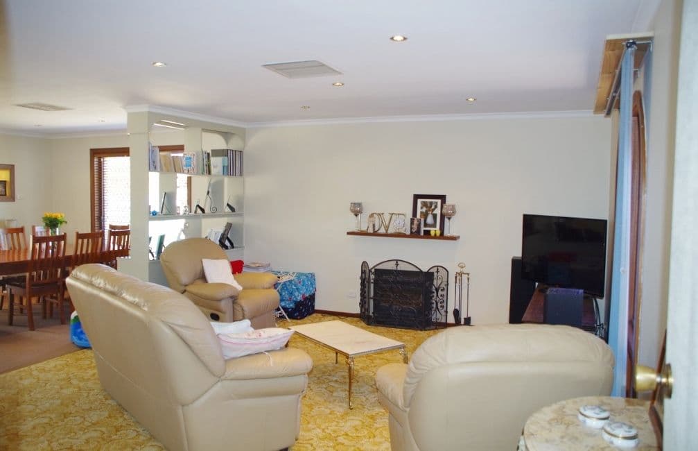 6 Elenore Avenue, PARINGA SA 5340, Paringa - Thumbnail 2