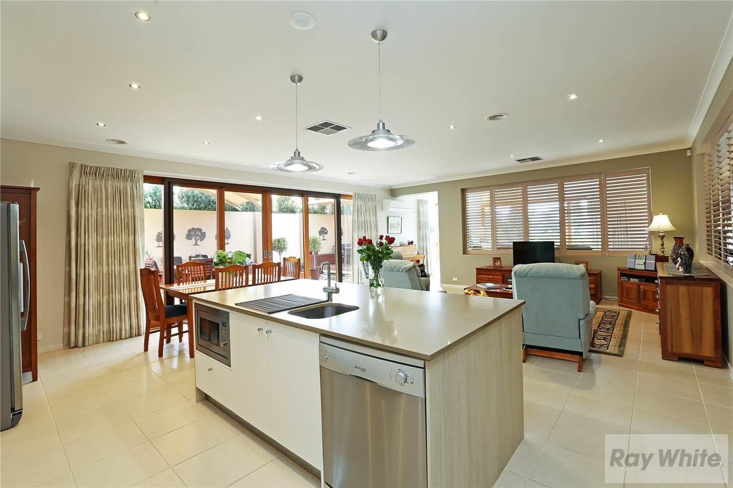 124 Eastlakes Boulevard, Lara VIC 3212, Lara - Thumbnail 7