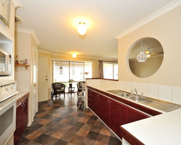 32 Manly Crescent, Warnbro WA 6169, Warnbro - Thumbnail 7