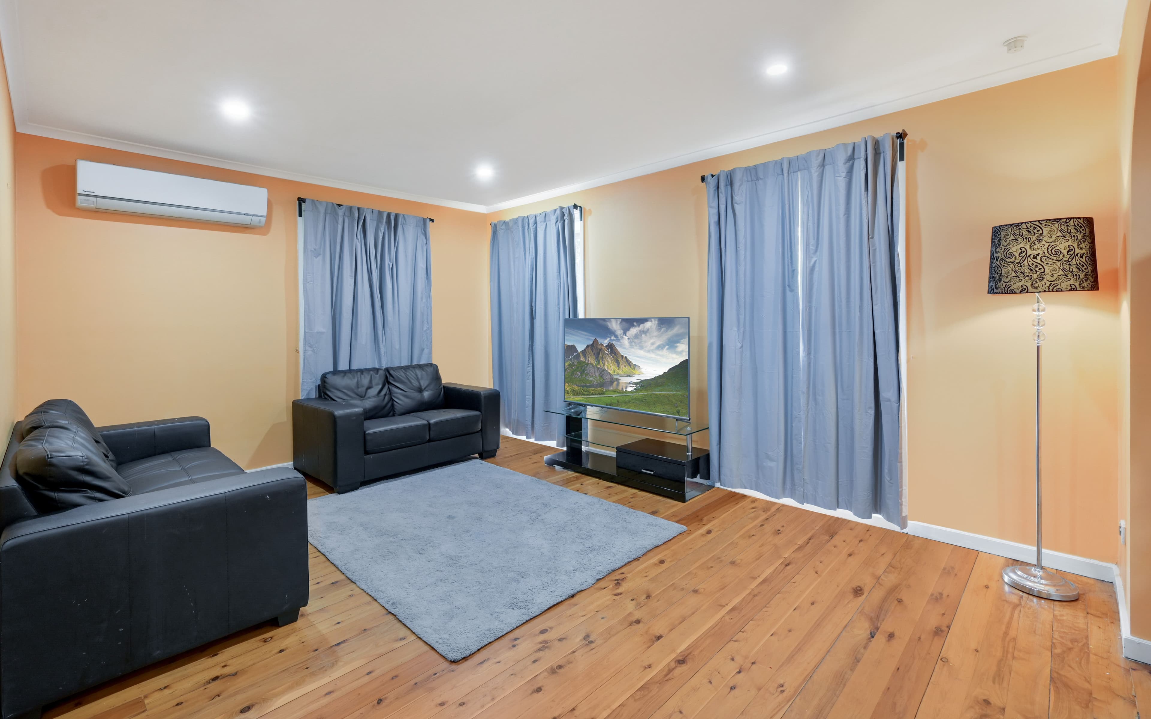 7 Wyndham Avenue, Leumeah NSW 2560, Leumeah - Thumbnail 2