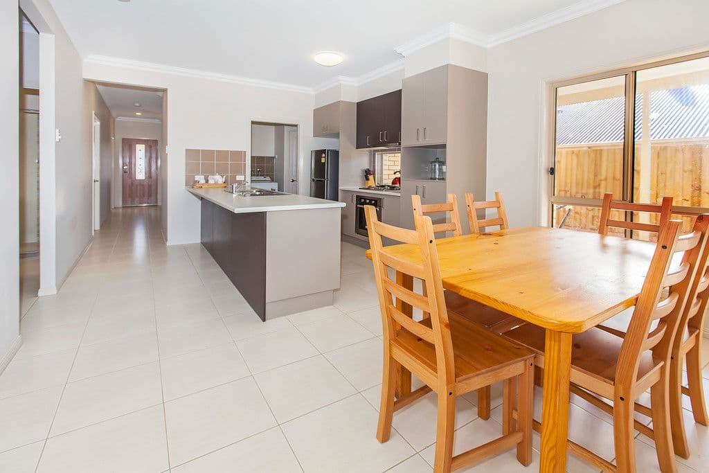 24 Basil Street, Springfield Lakes QLD 4300, Springfield Lakes - Thumbnail 4