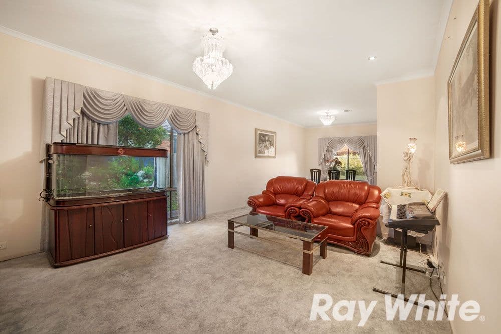 119 Argyle Way, Wantirna South VIC 3152, Wantirna South - Thumbnail 2