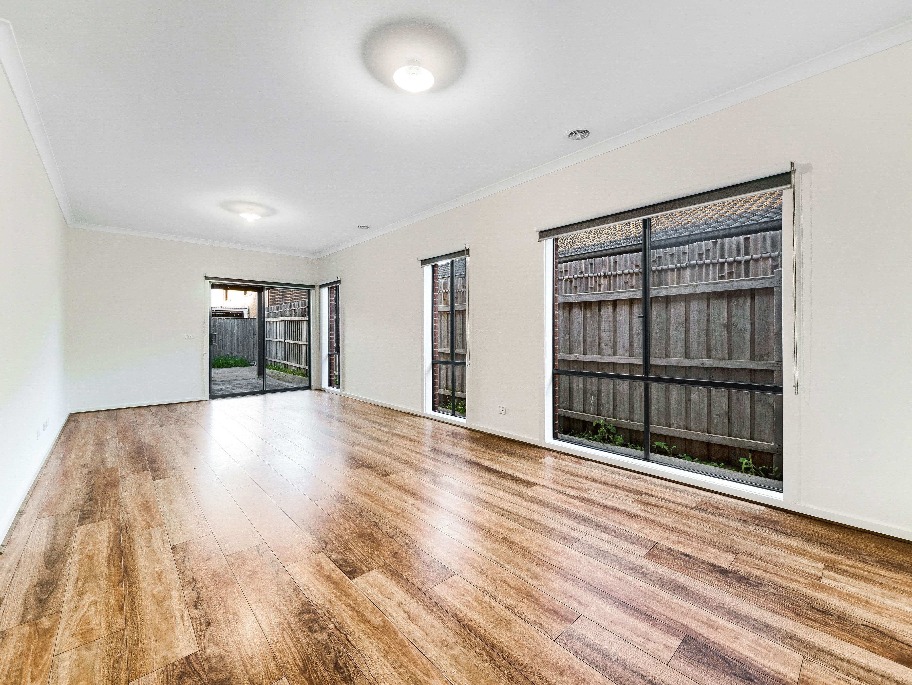 6 Harper Crescent, Cranbourne West VIC 3977, Cranbourne West - Thumbnail 5