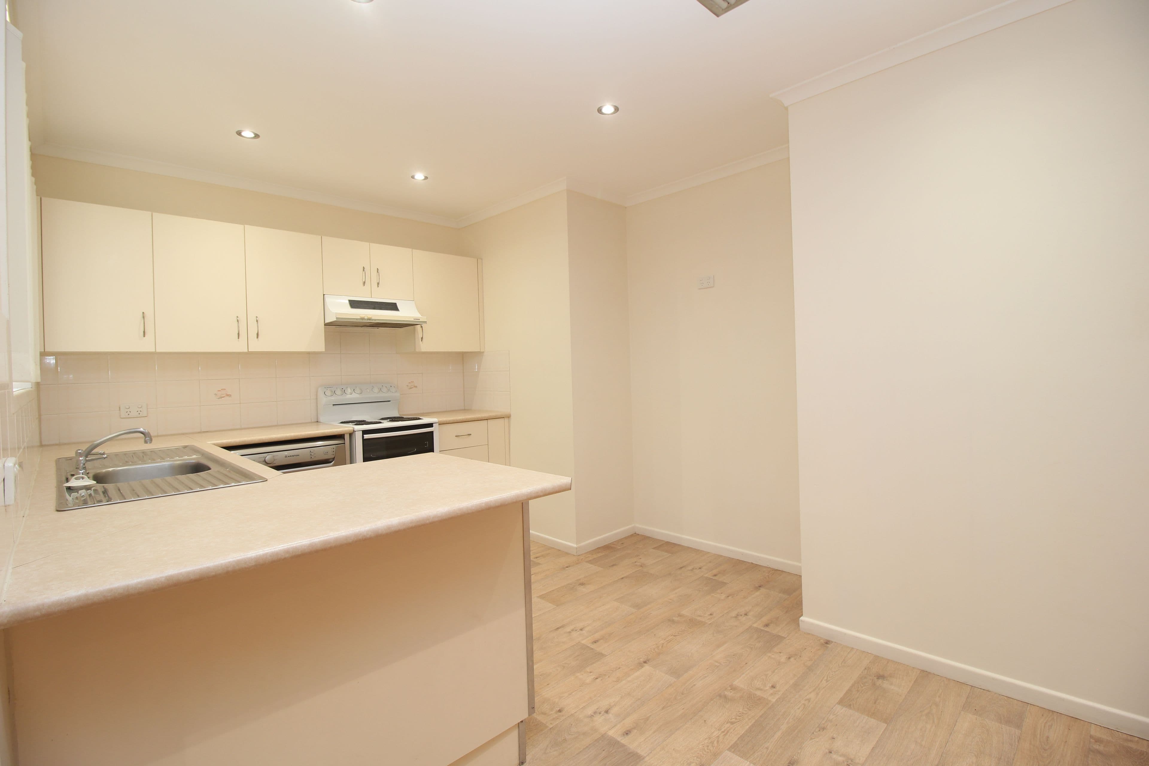 77 Staal Crescent, Emerald QLD 4720, Emerald - Thumbnail 7