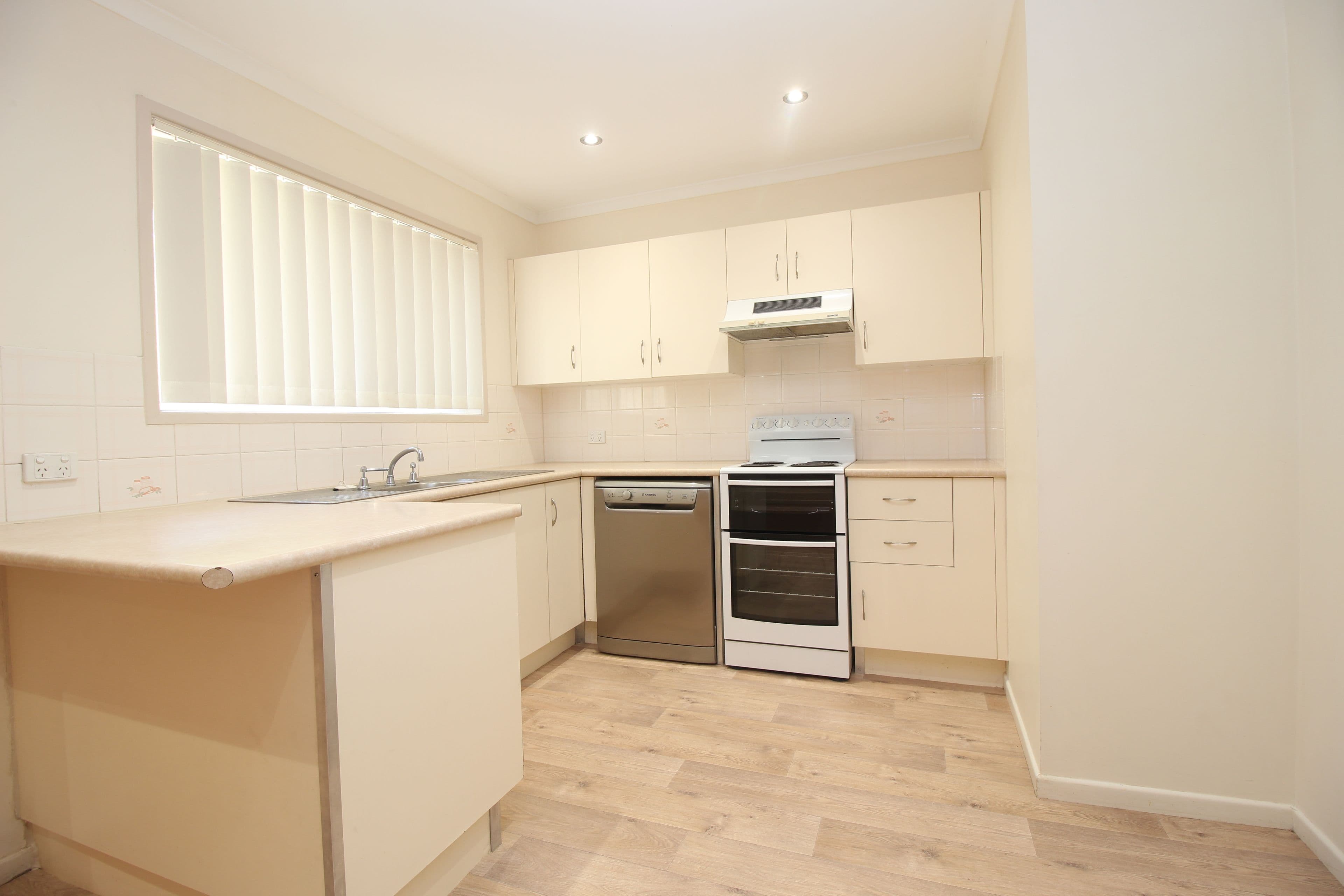 77 Staal Crescent, Emerald QLD 4720, Emerald - Thumbnail 8