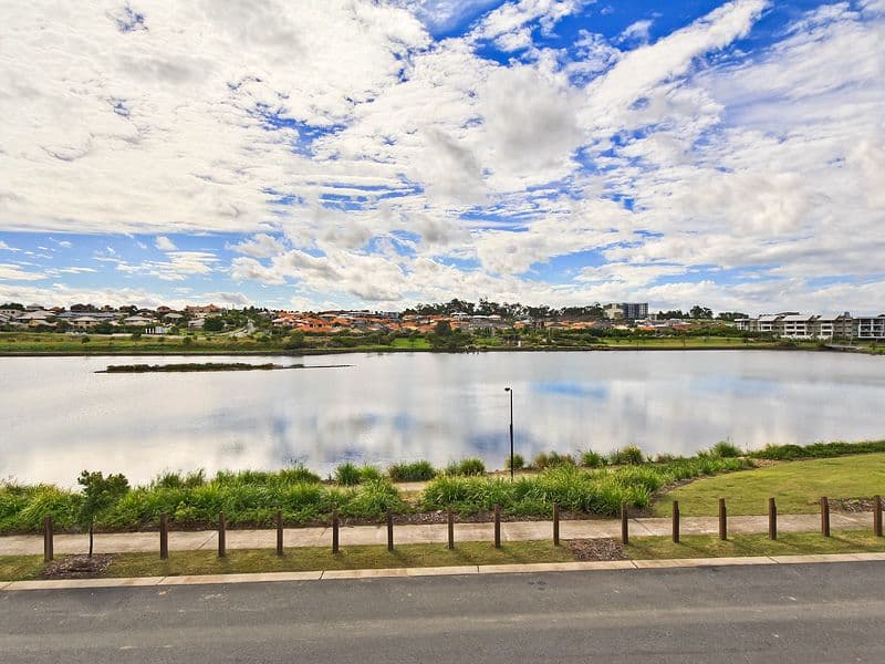 18 South Bay, VARSITY LAKES QLD 4227, Varsity Lakes - Thumbnail 2