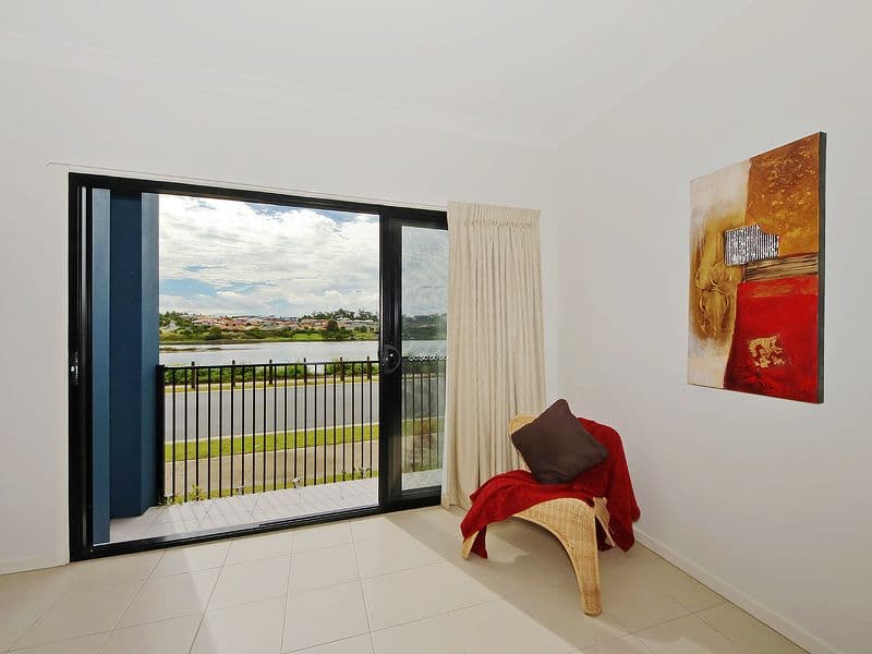18 South Bay, VARSITY LAKES QLD 4227, Varsity Lakes - Thumbnail 4