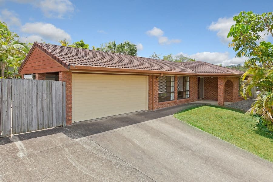 16 Glenalwyn Street, HOLLAND PARK QLD 4121, Holland Park - Image 1
