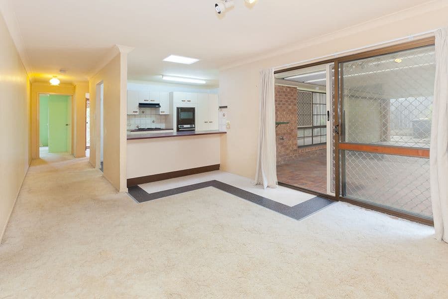 16 Glenalwyn Street, HOLLAND PARK QLD 4121, Holland Park - Thumbnail 4