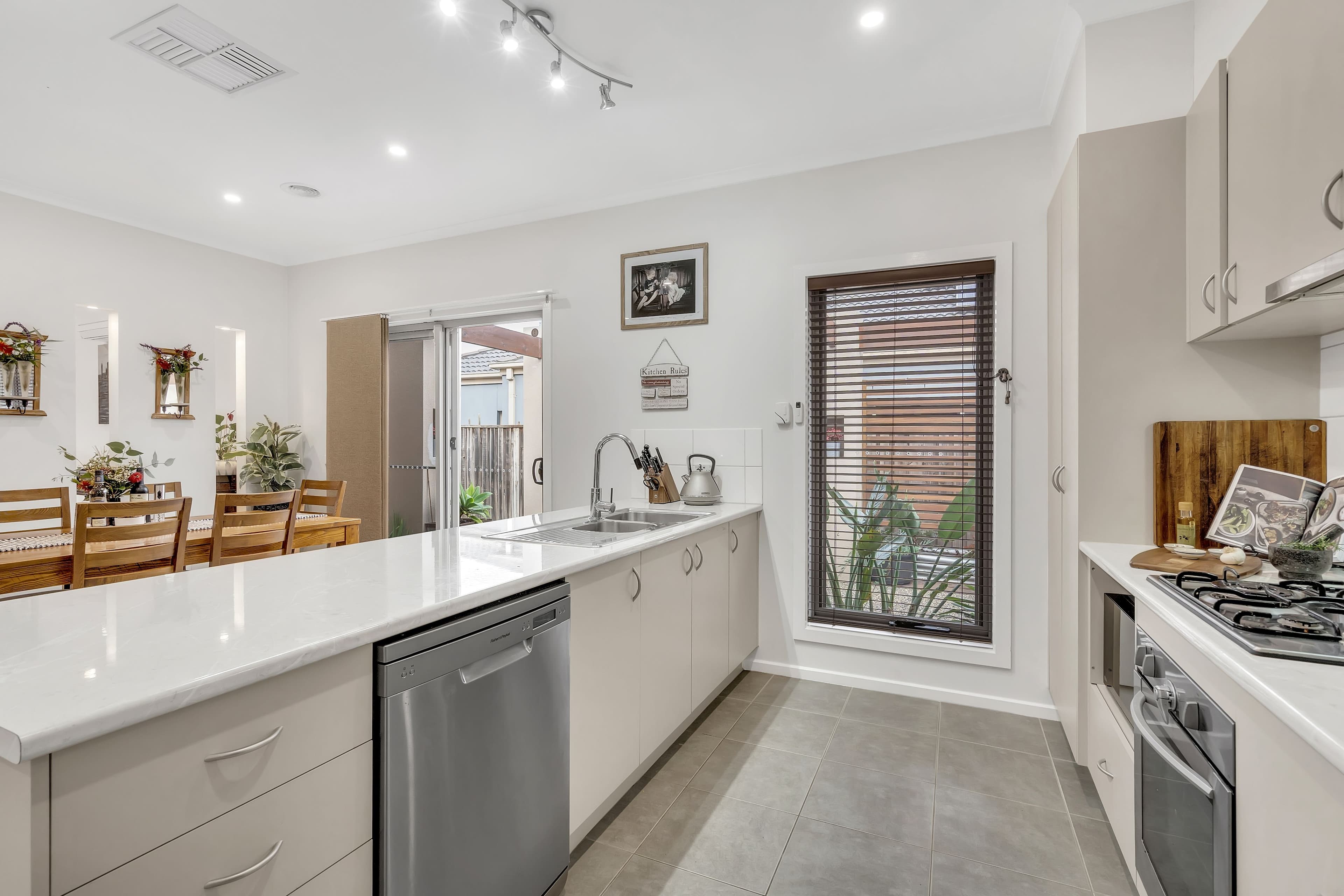 1 Cascade Terrace, Craigieburn VIC 3064, Craigieburn - Thumbnail 4