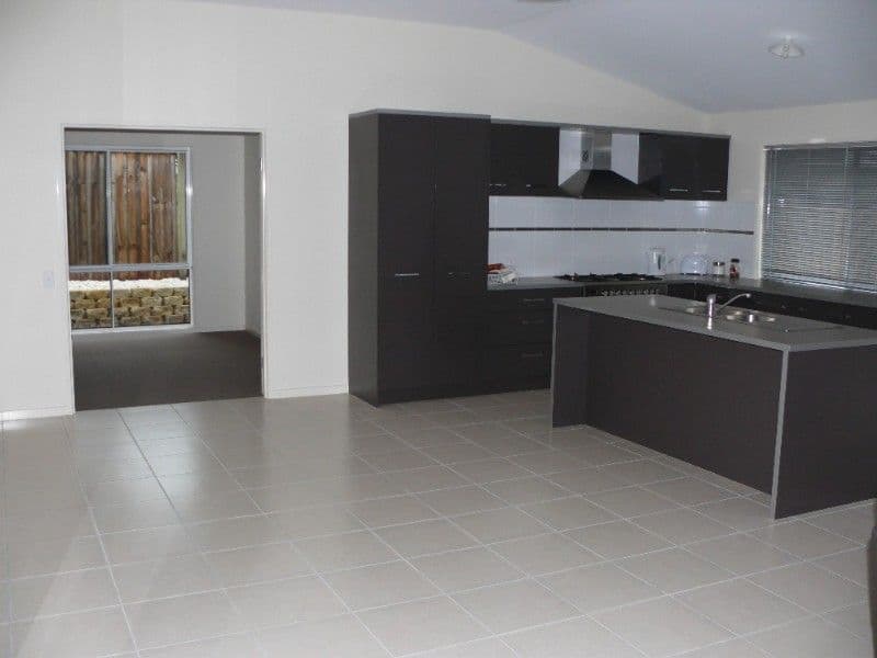 12 Marlow Street, OXENFORD QLD 4210, Oxenford - Thumbnail 5