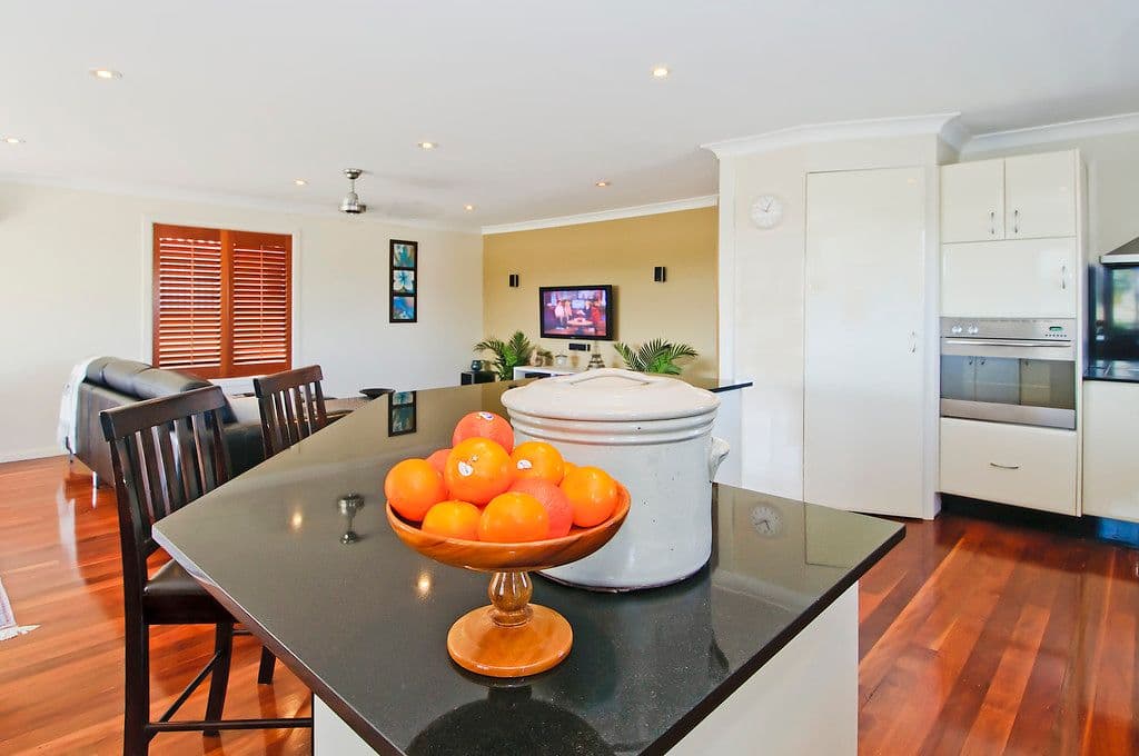 32 Barnard Street, BIGGERA WATERS QLD 4216, Biggera Waters - Thumbnail 4