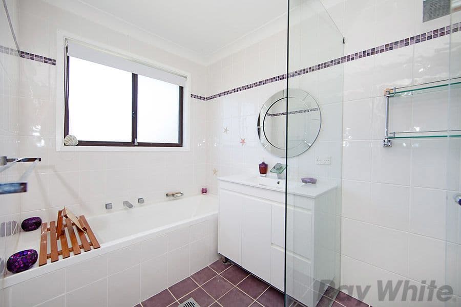 92 Elizabeth Bay Drive, Lake Munmorah - Thumbnail 2
